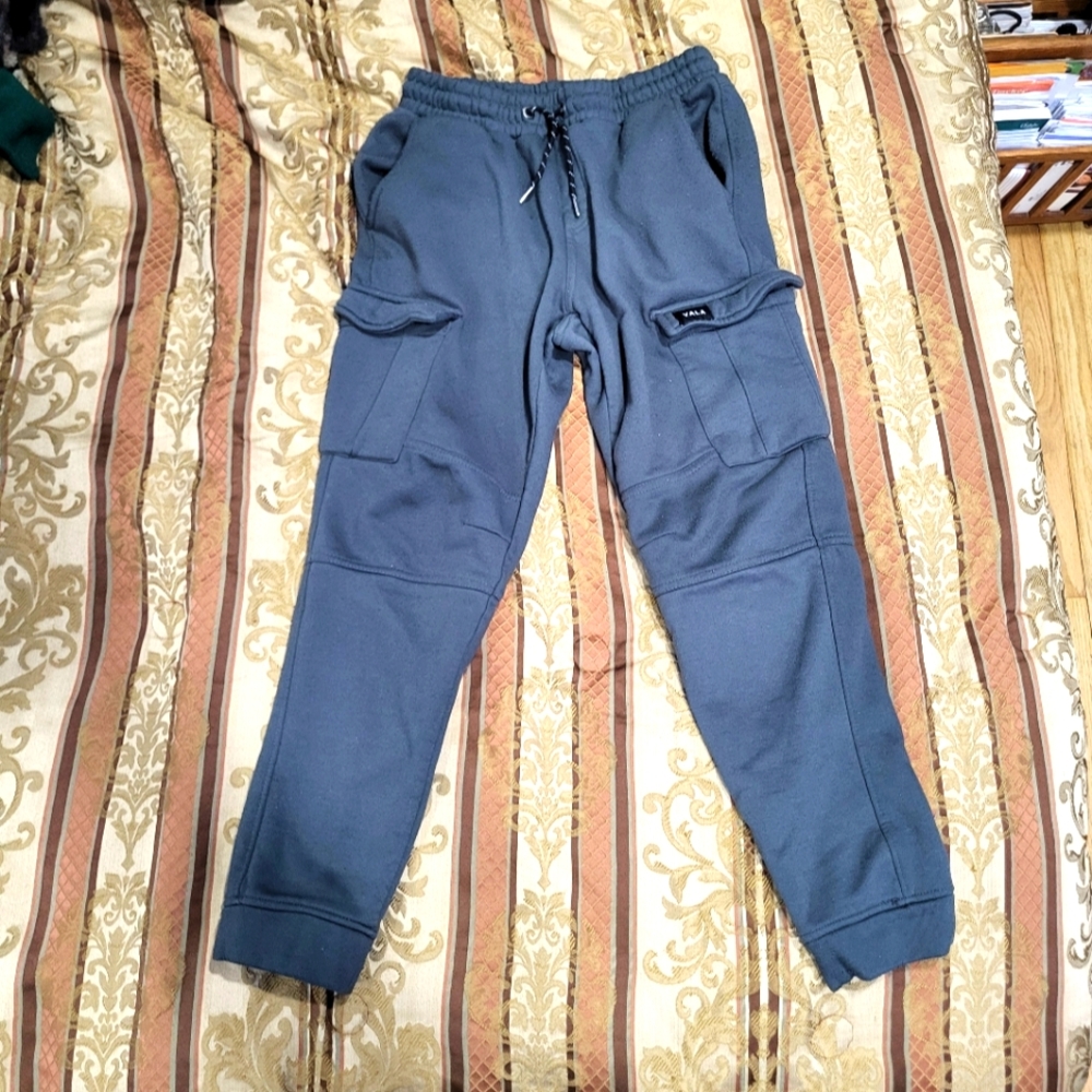 Vala Cargo sweatpants (Men size: M)